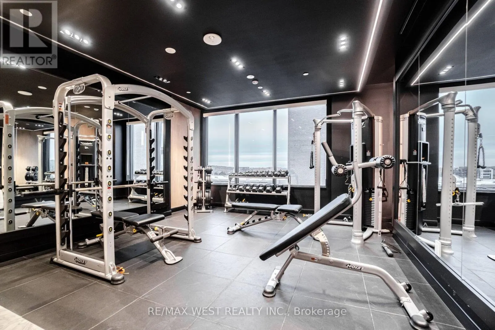 312 - 120 EAGLE ROCK WAY