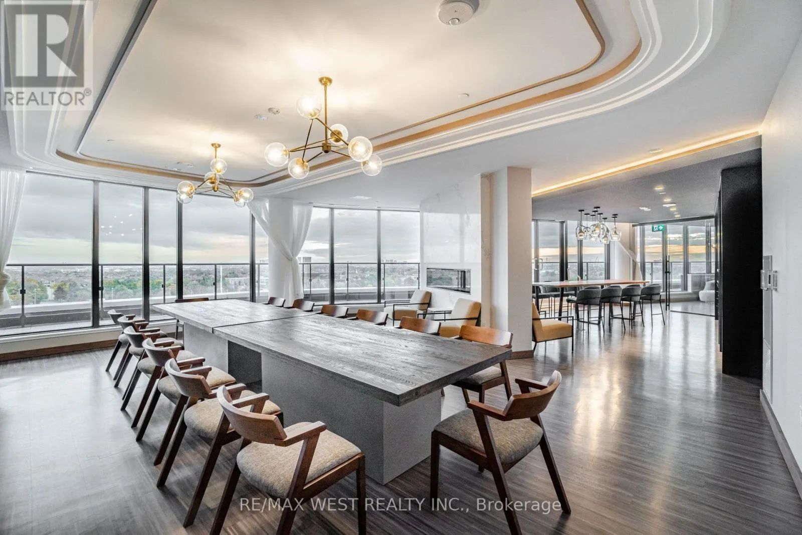 312 - 120 EAGLE ROCK WAY