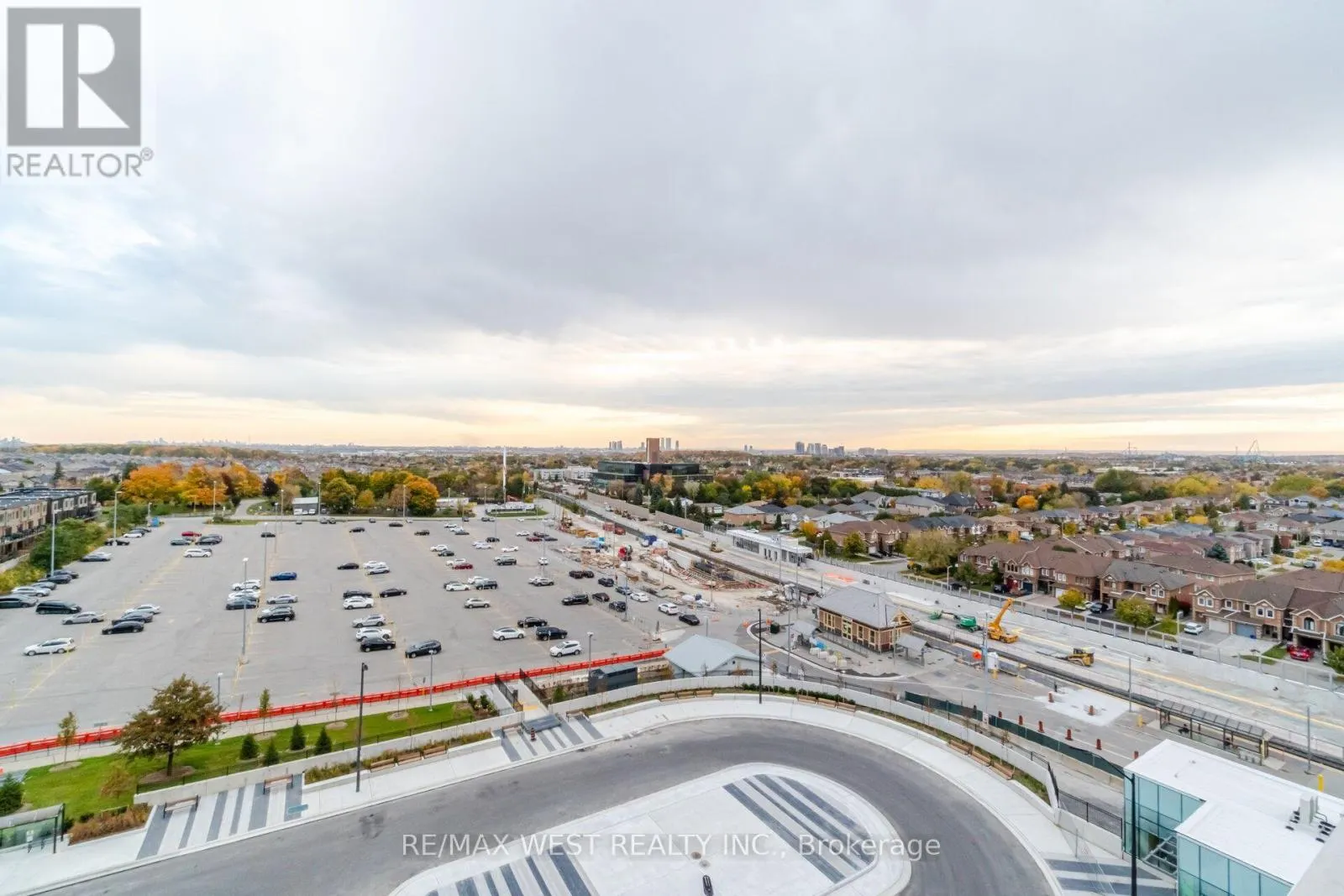 312 - 120 EAGLE ROCK WAY