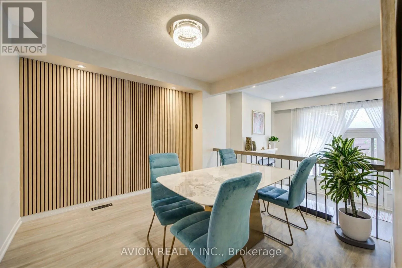 25 - 11 PLAISANCE ROAD