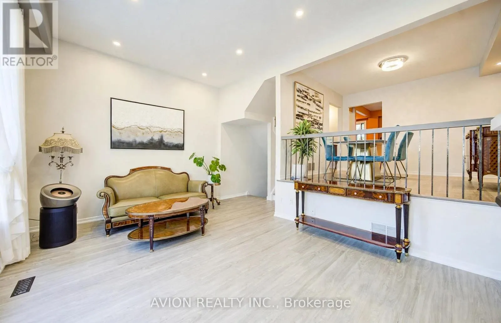 25 - 11 PLAISANCE ROAD