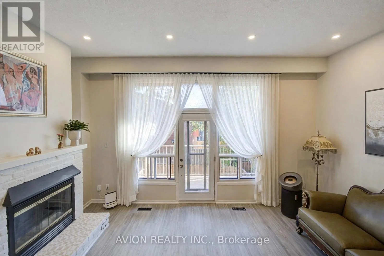 25 - 11 PLAISANCE ROAD