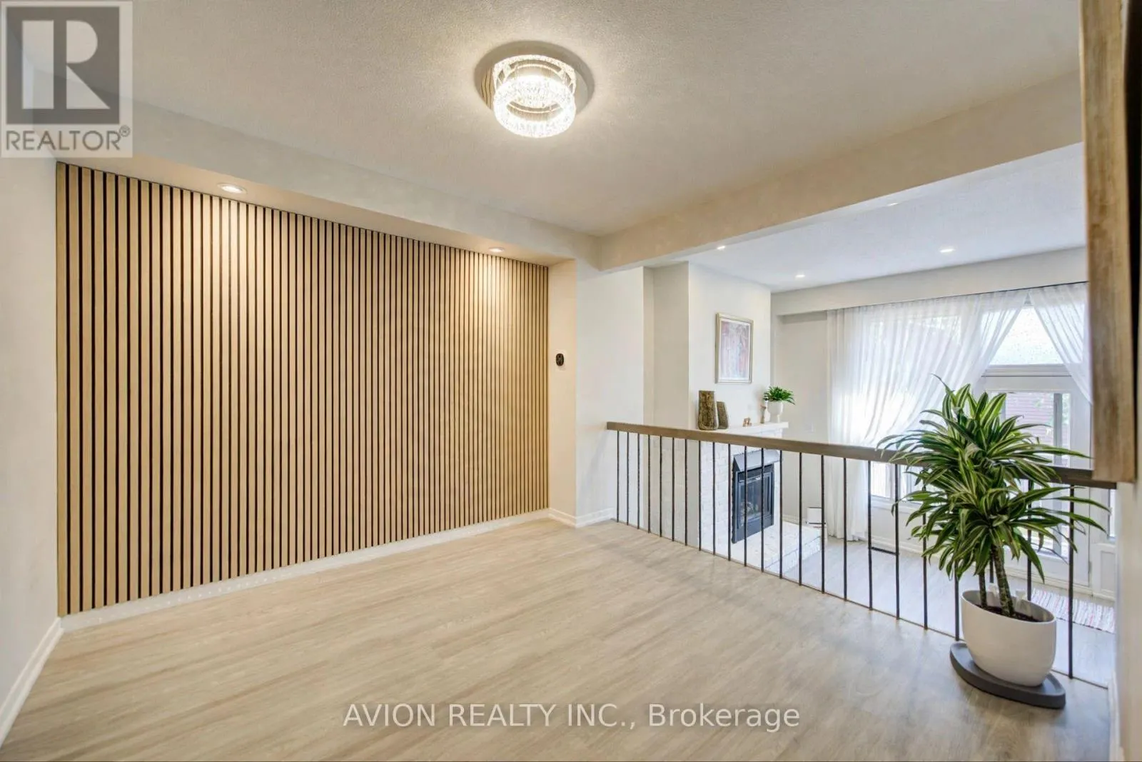 25 - 11 PLAISANCE ROAD