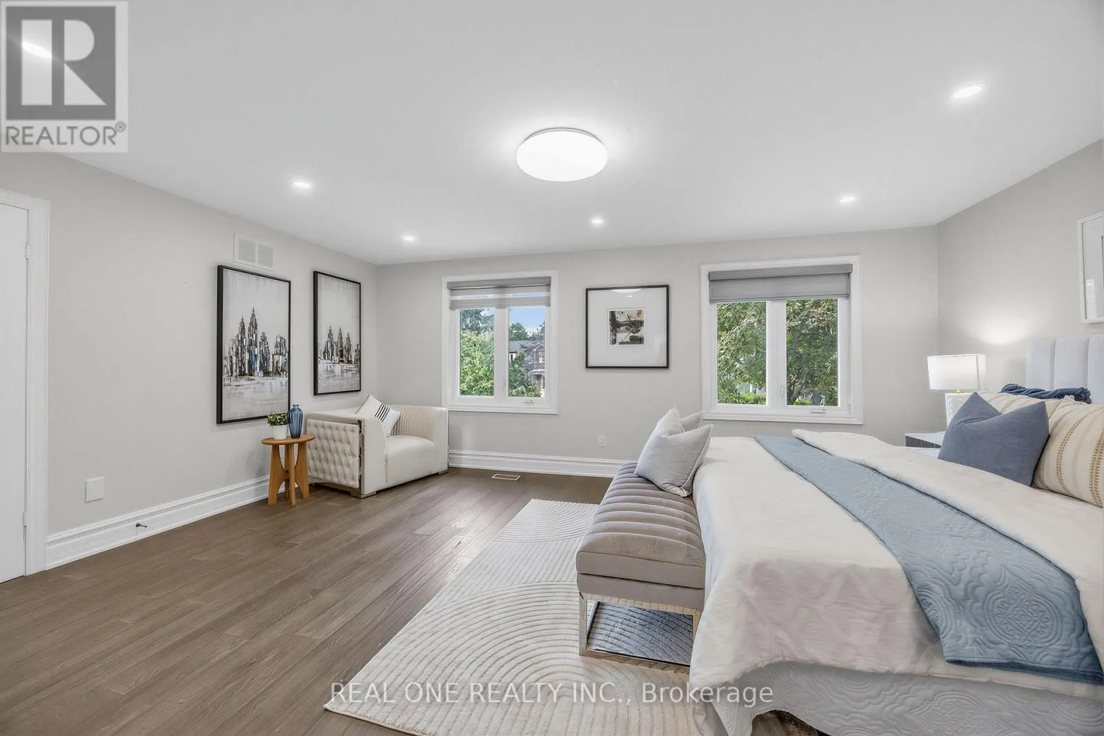 52 FENWICK CRESCENT