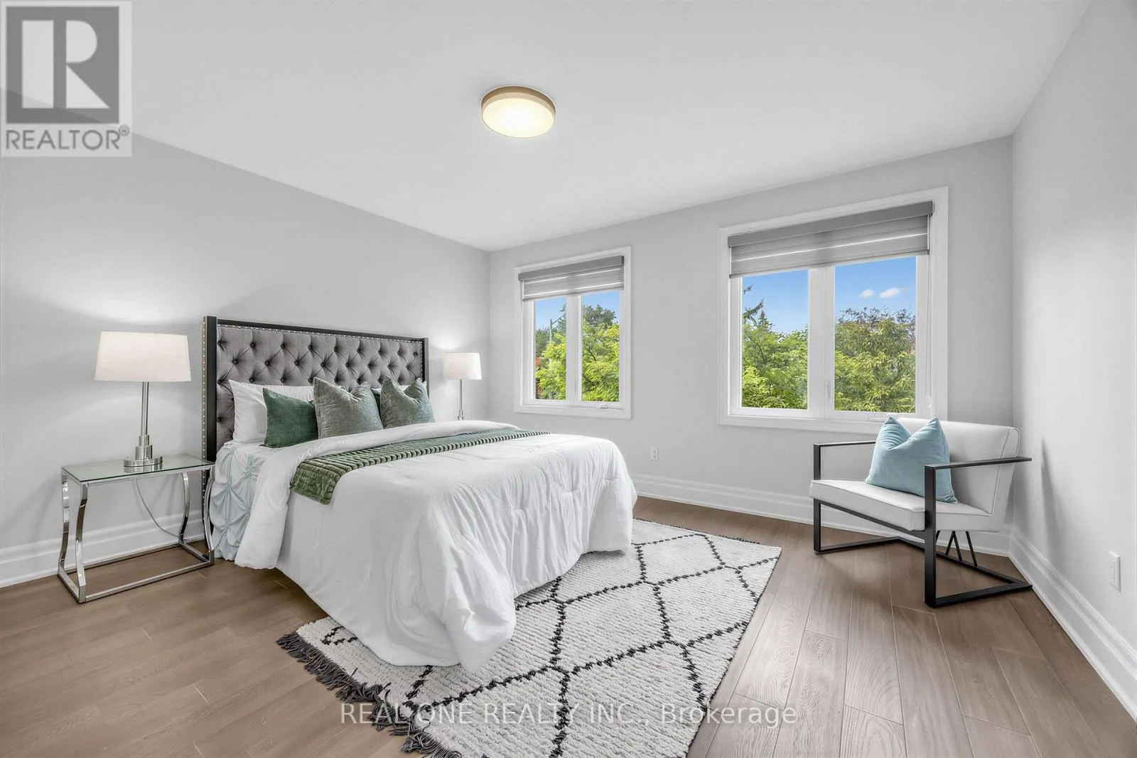 52 FENWICK CRESCENT