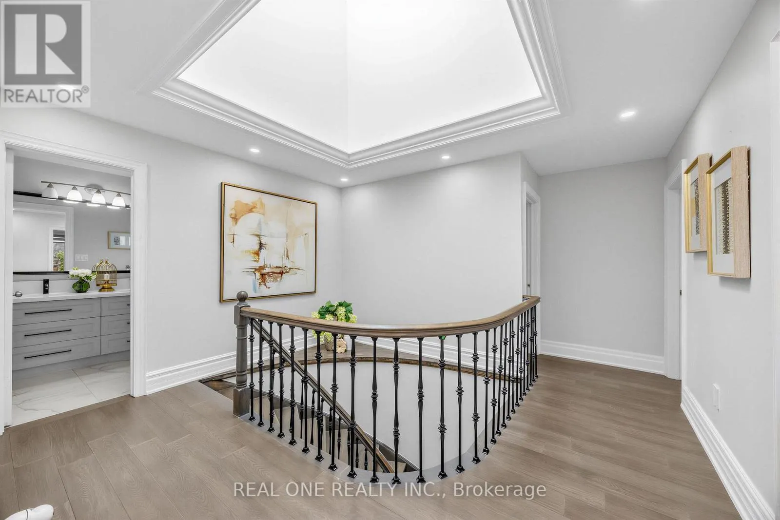 52 FENWICK CRESCENT