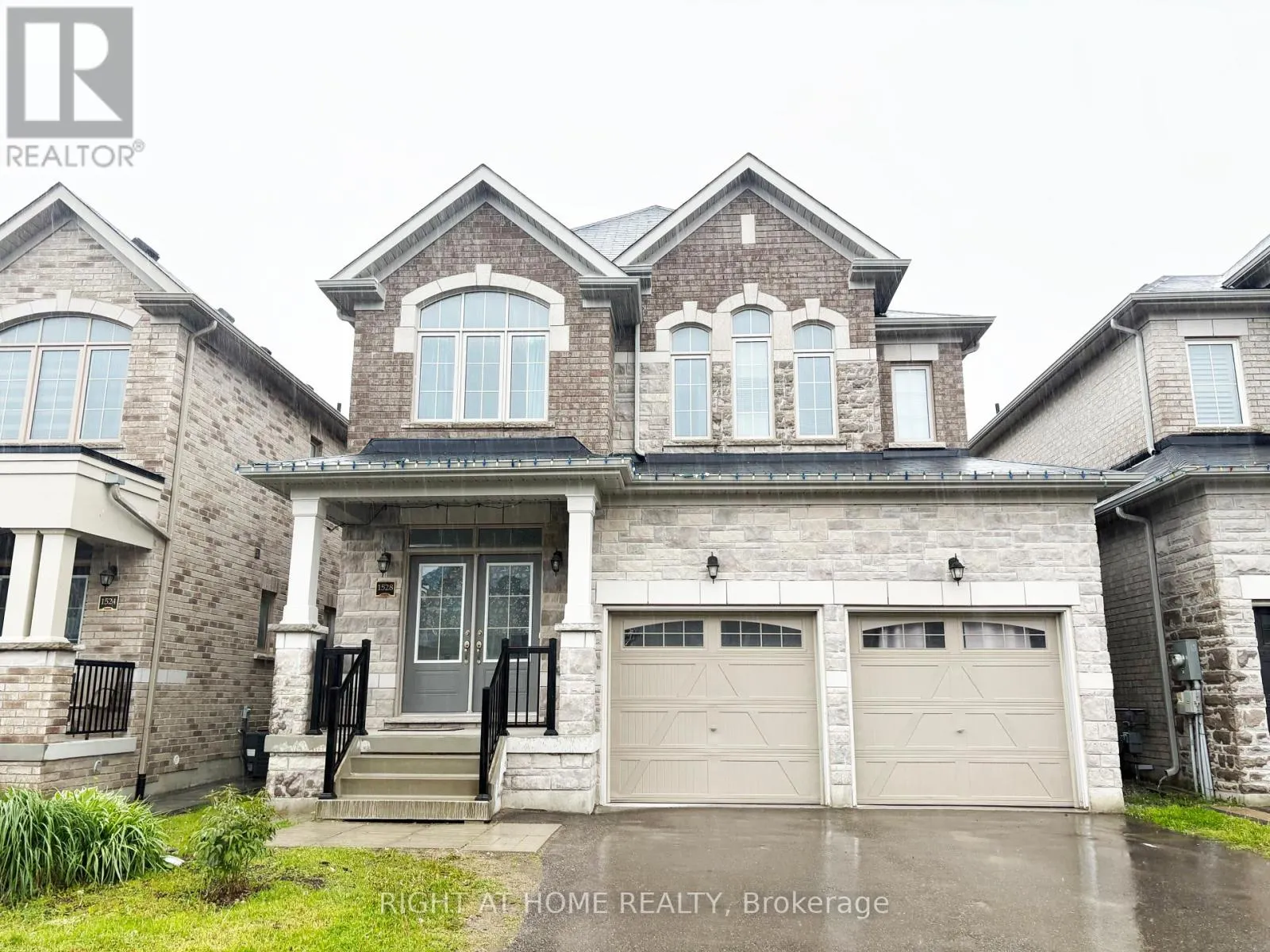 1528 MCROBERTS CRESCENT