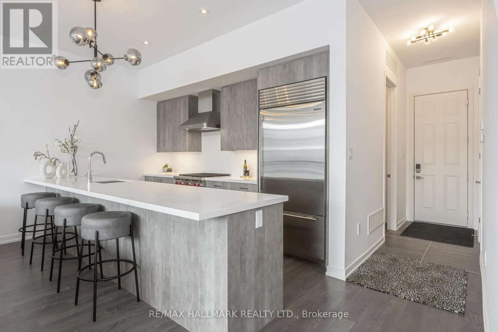3712 FERRETTI COURT