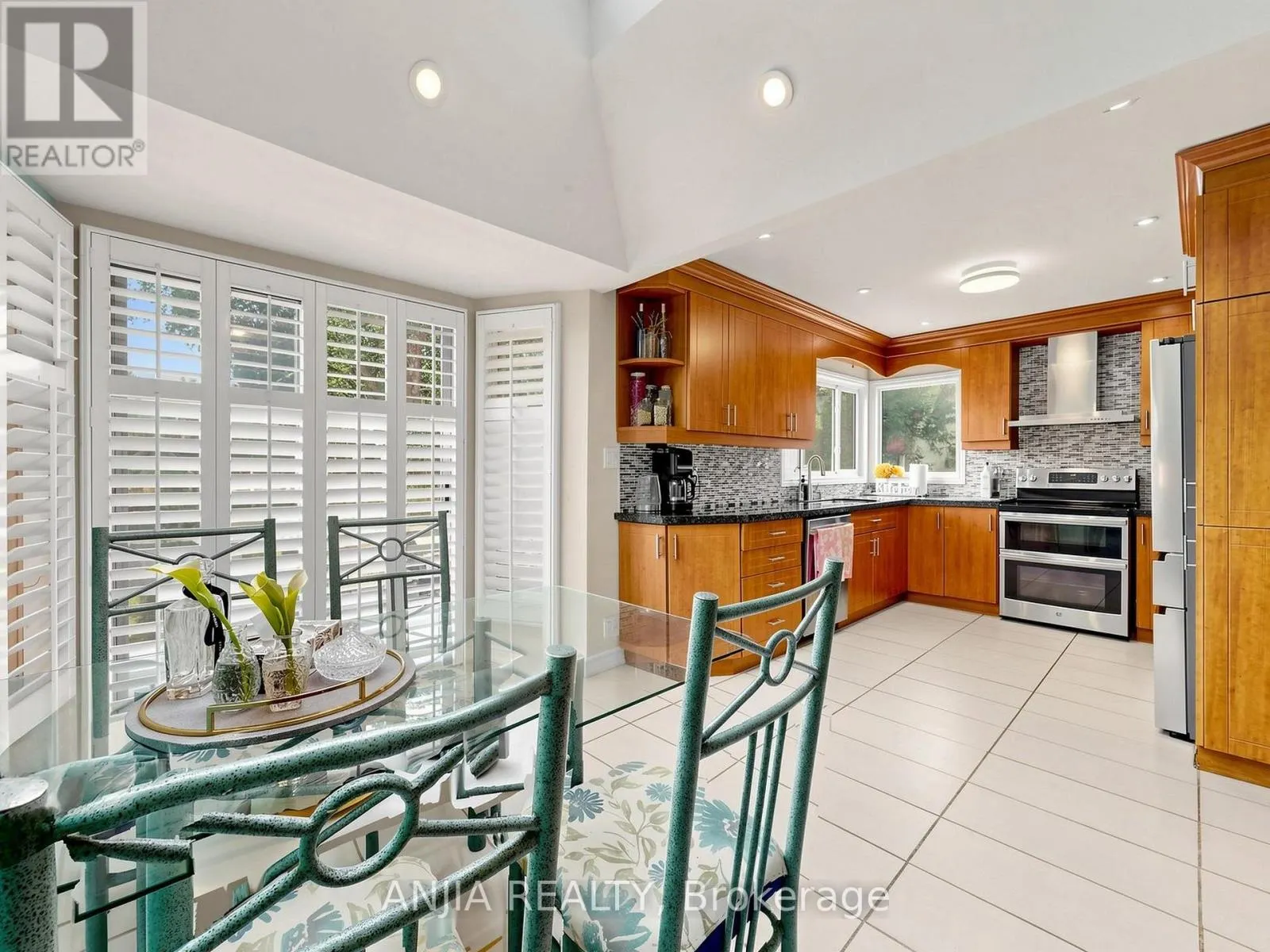 50 HOLLINGHAM ROAD