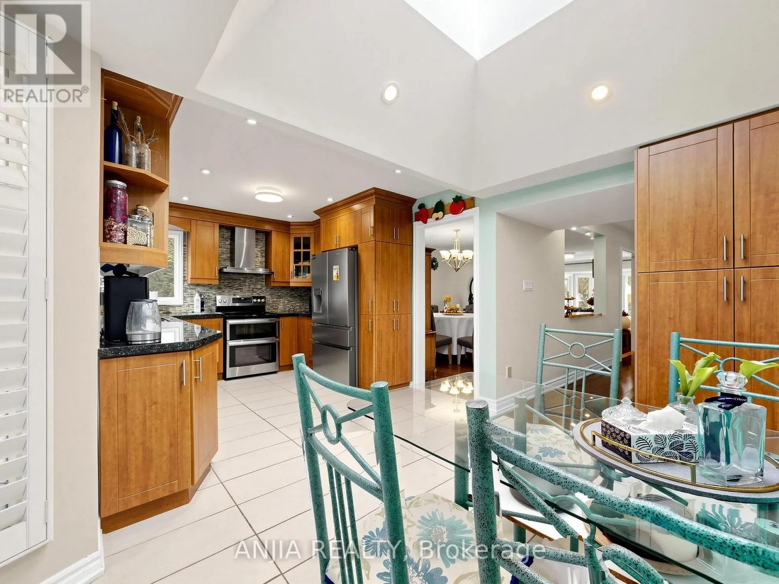 50 HOLLINGHAM ROAD