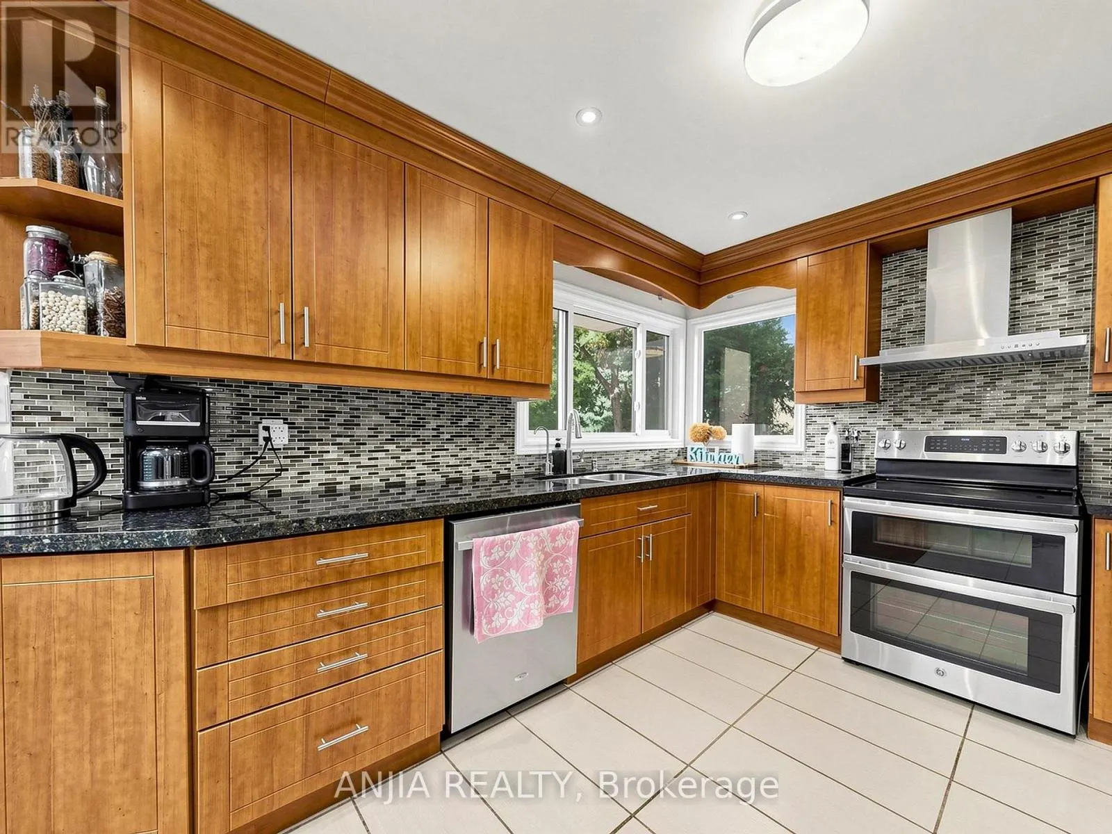 50 HOLLINGHAM ROAD