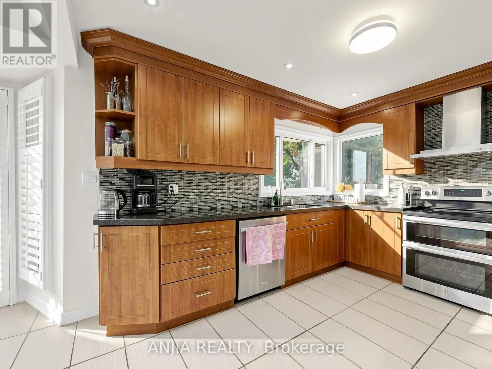 50 HOLLINGHAM ROAD
