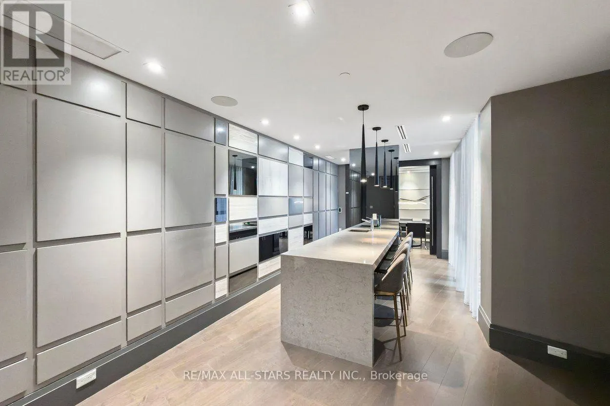 219 - 20 FRED VARLEY DRIVE