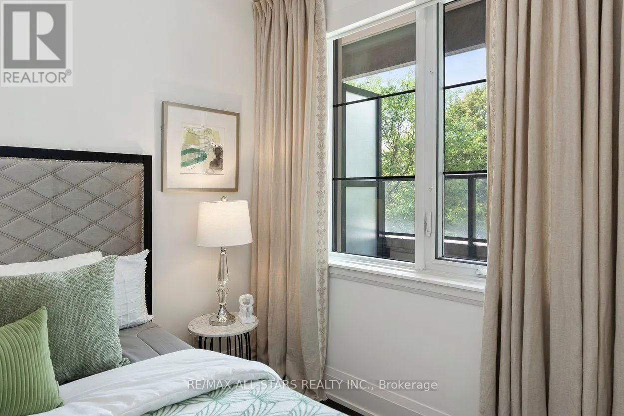 219 - 20 FRED VARLEY DRIVE