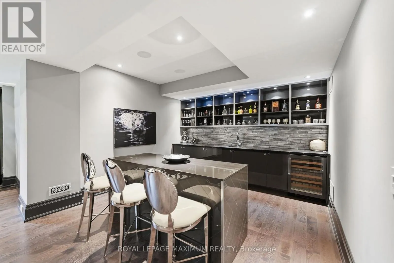 124 ANNSLEYWOOD COURT