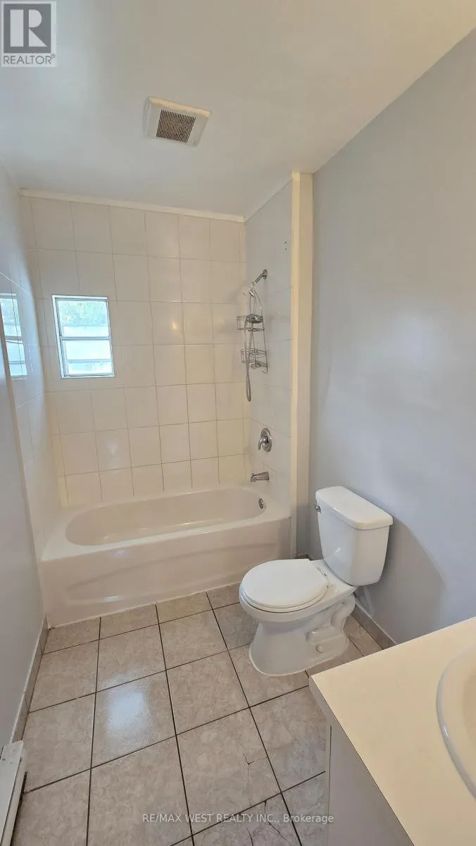 3 - 1270 MAPLE ROAD