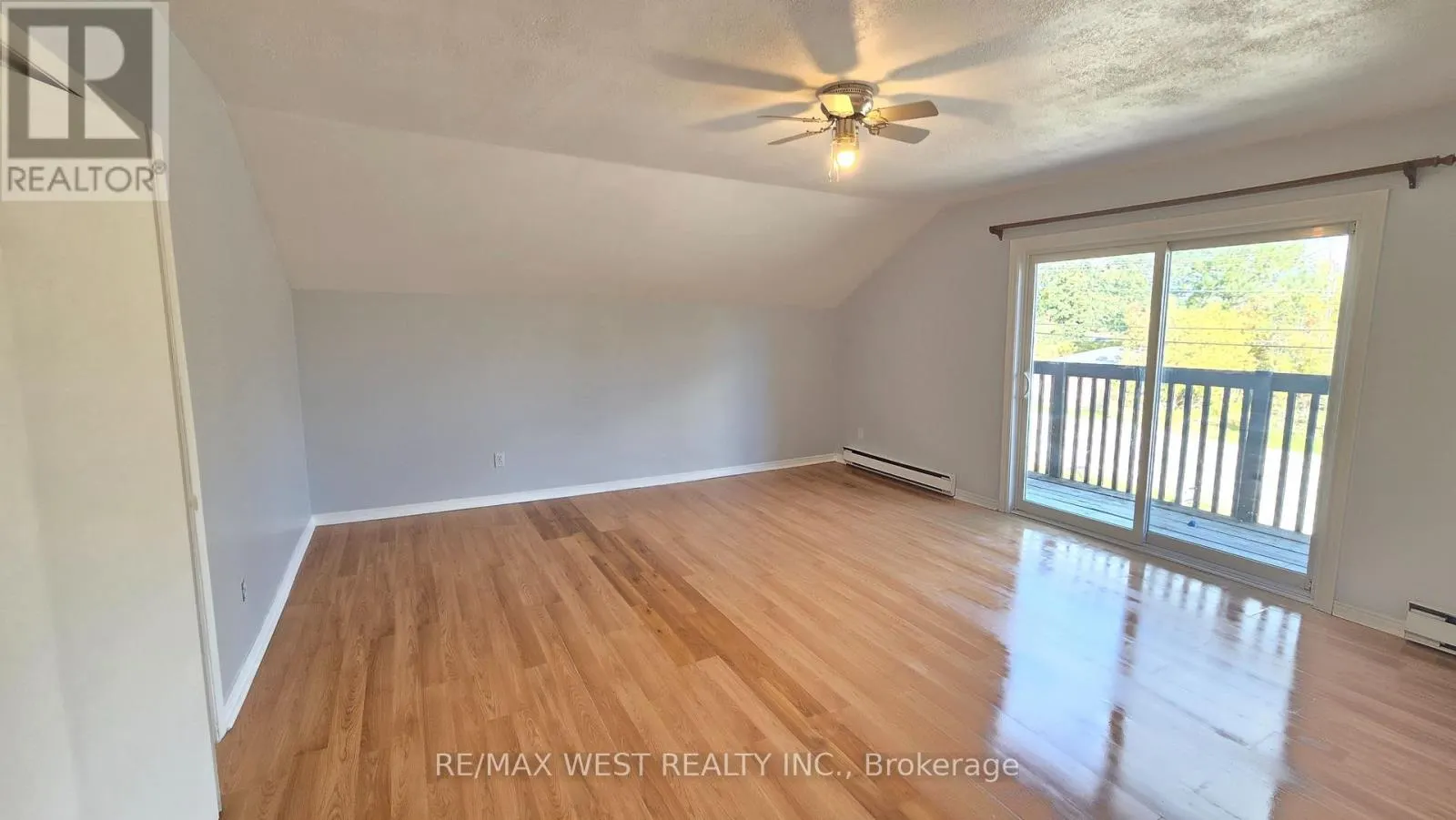 3 - 1270 MAPLE ROAD