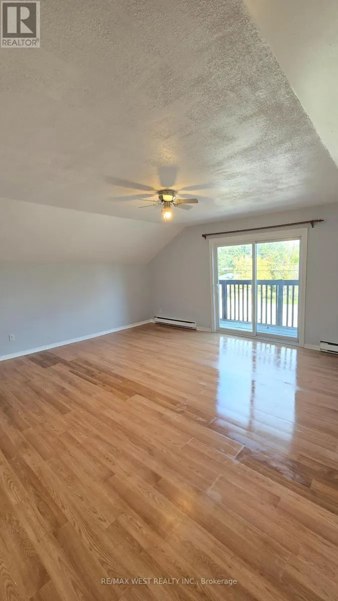 3 - 1270 MAPLE ROAD