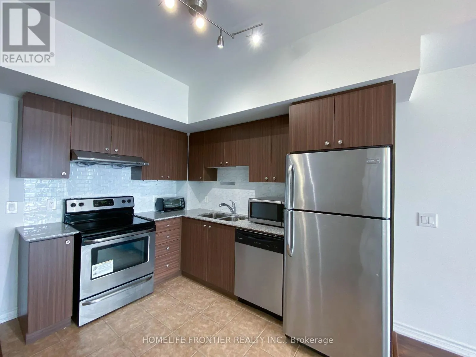 1025 - 8323 KENNEDY ROAD