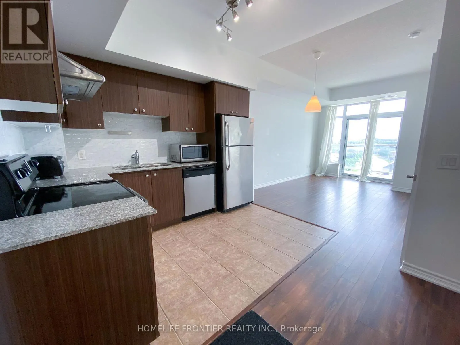 1025 - 8323 KENNEDY ROAD