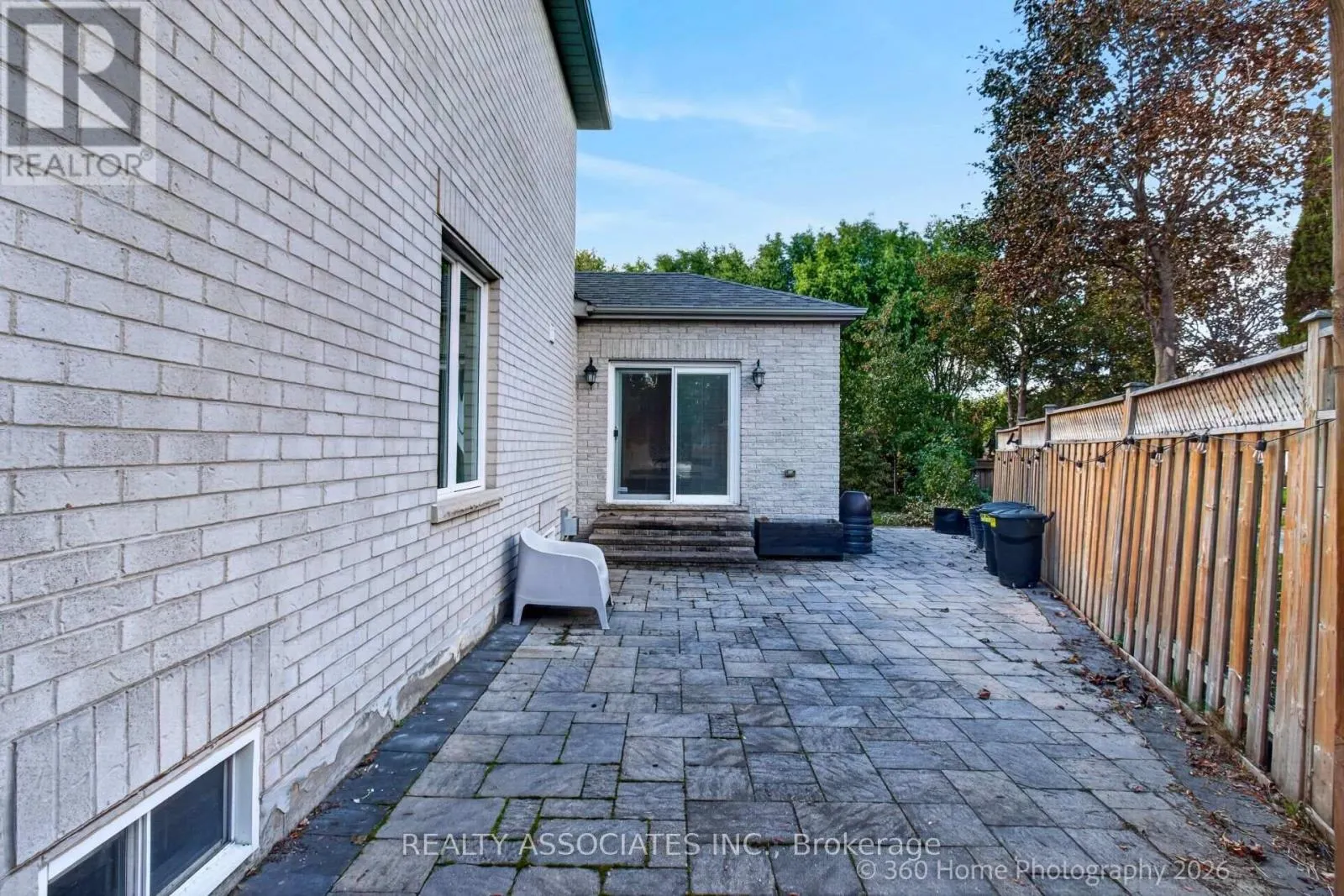 128 COALBROOK COURT