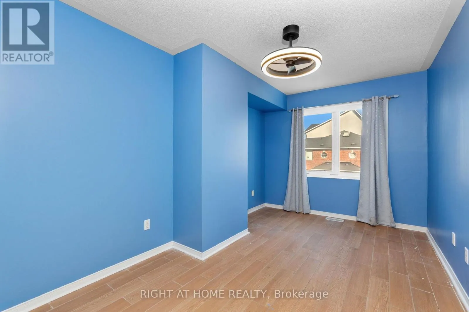 176 - 18 CLARK AVENUE W