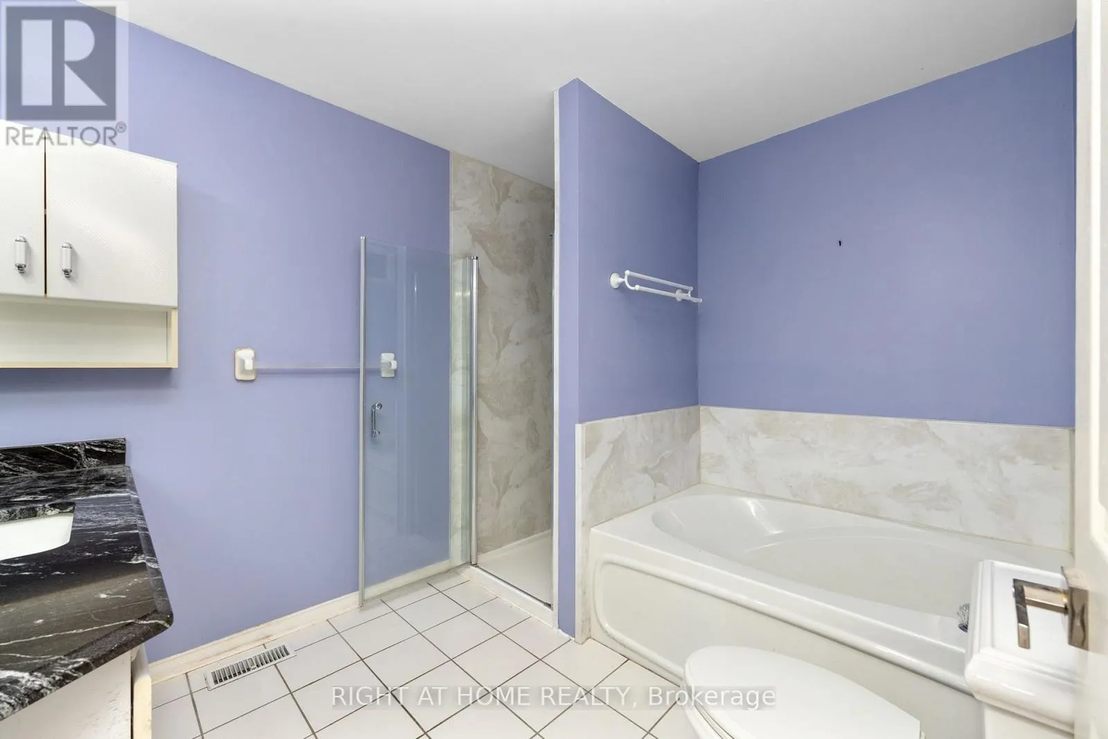 176 - 18 CLARK AVENUE W