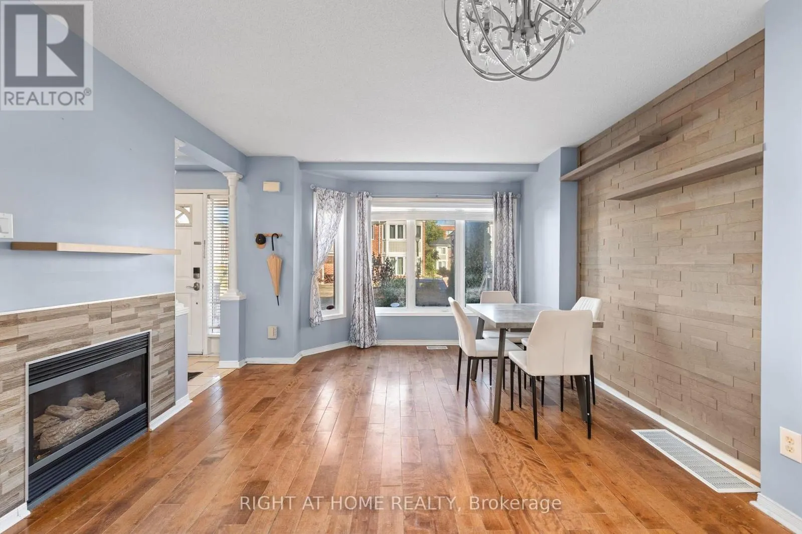 176 - 18 CLARK AVENUE W