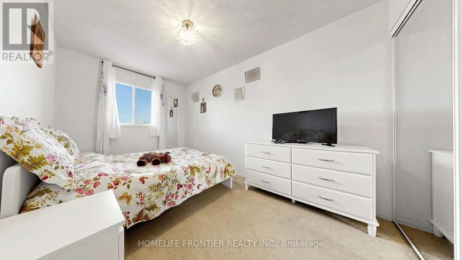 544 JACK GILES CIRCLE