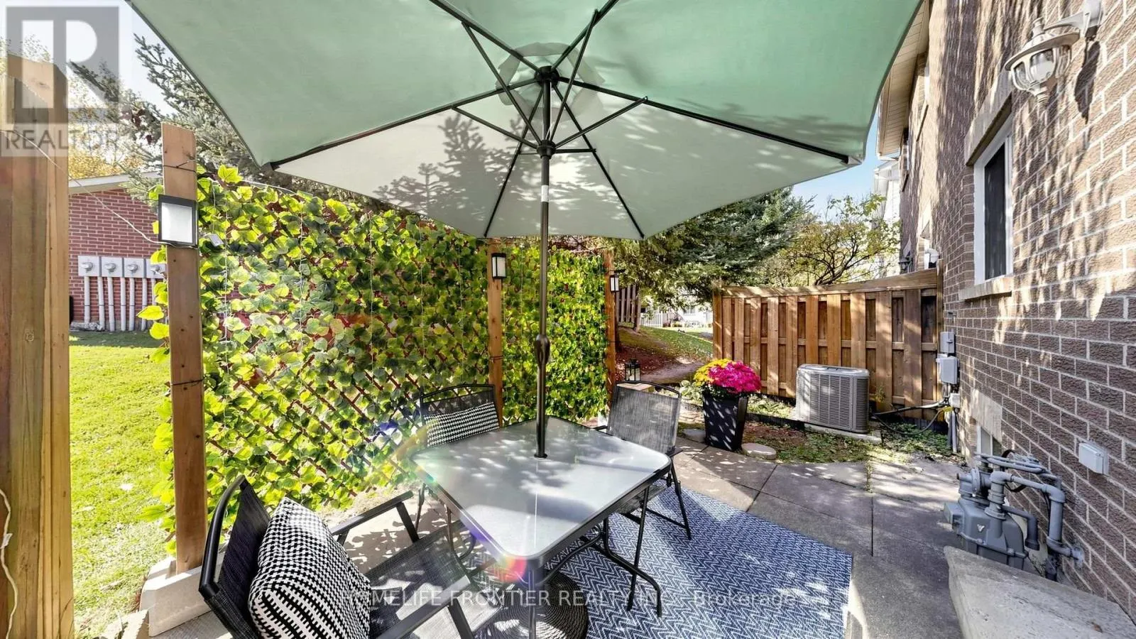 544 JACK GILES CIRCLE