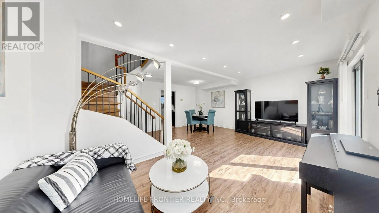 544 JACK GILES CIRCLE