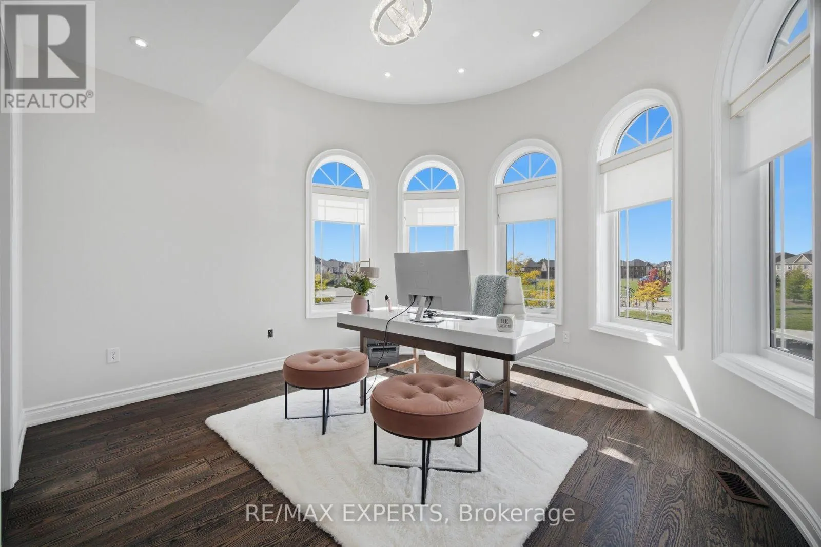 91 WOODGATE PINES DRIVE