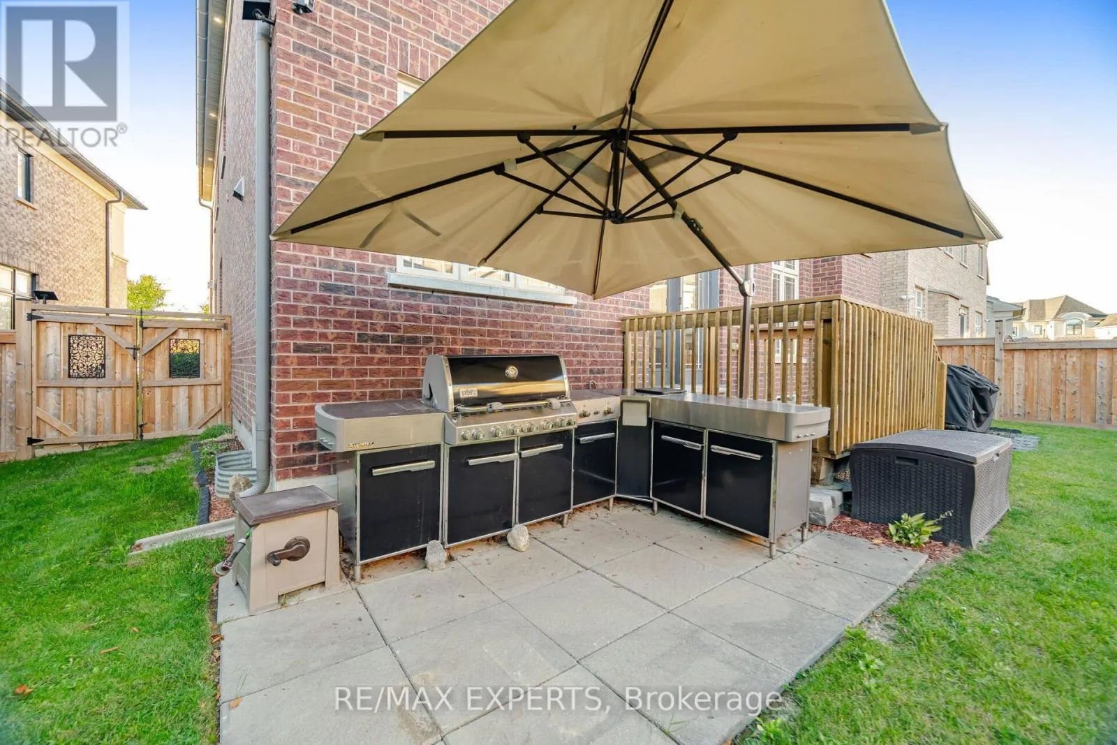 91 WOODGATE PINES DRIVE