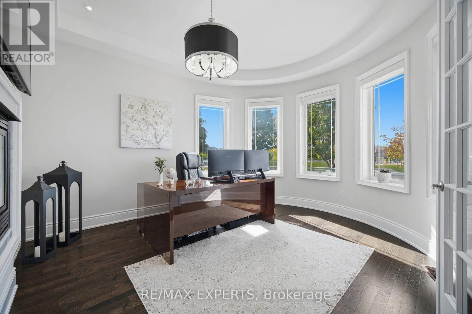 91 WOODGATE PINES DRIVE