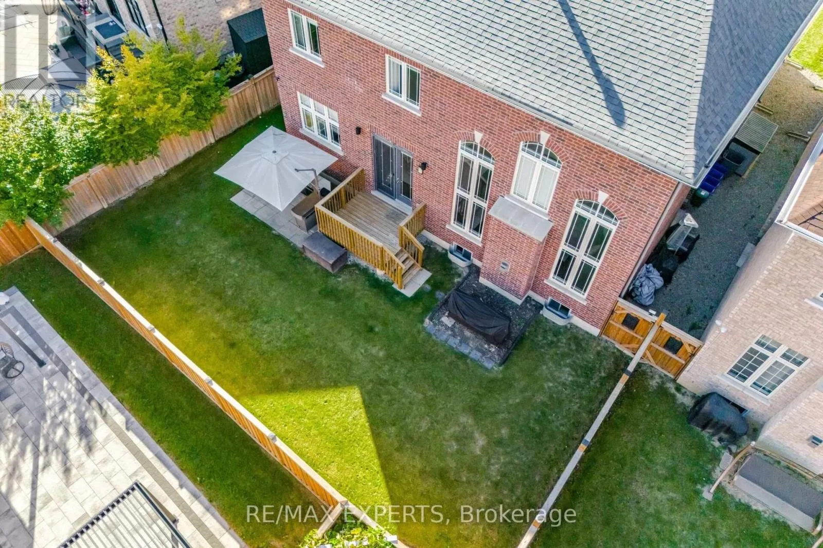 91 WOODGATE PINES DRIVE