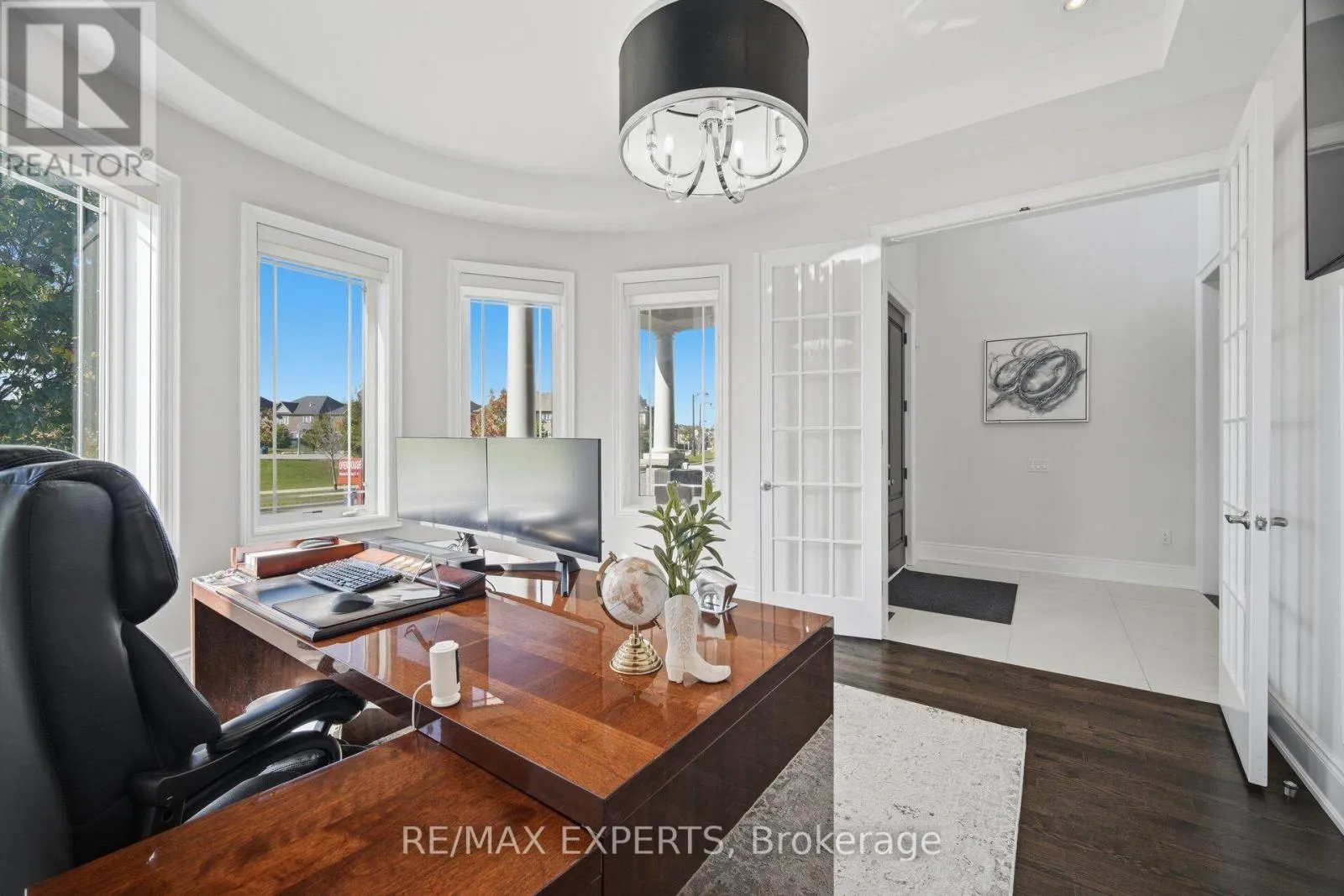 91 WOODGATE PINES DRIVE