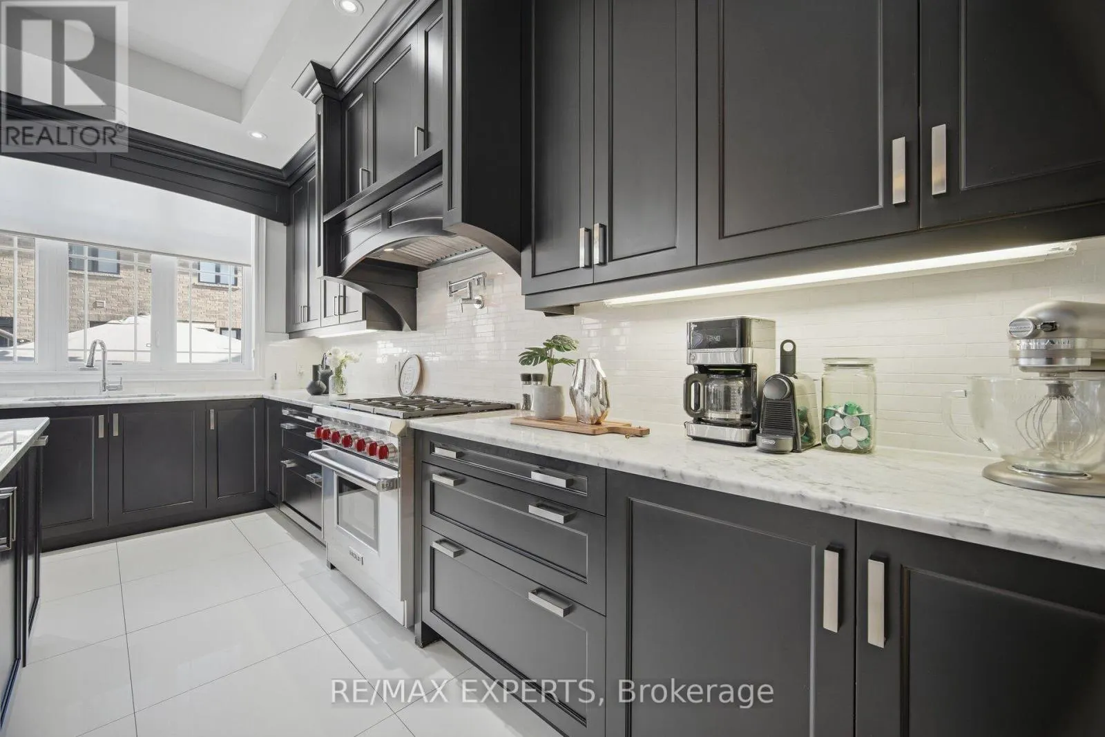 91 WOODGATE PINES DRIVE
