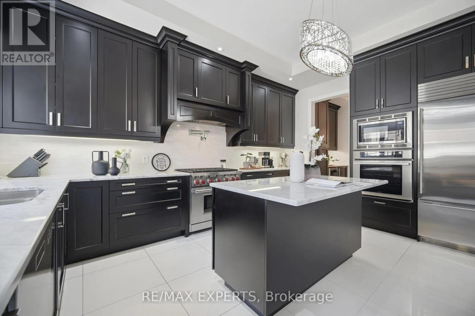 91 WOODGATE PINES DRIVE