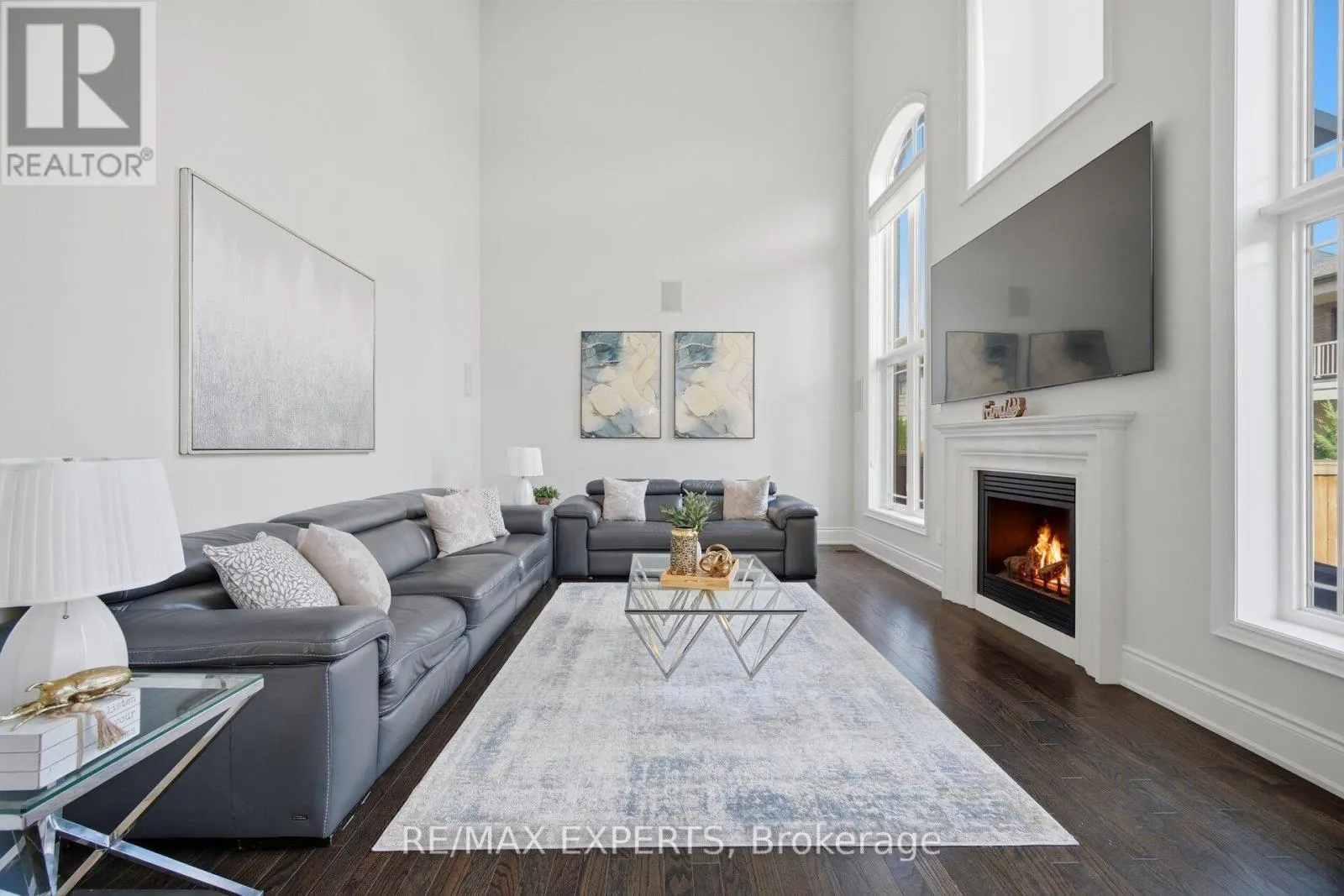 91 WOODGATE PINES DRIVE