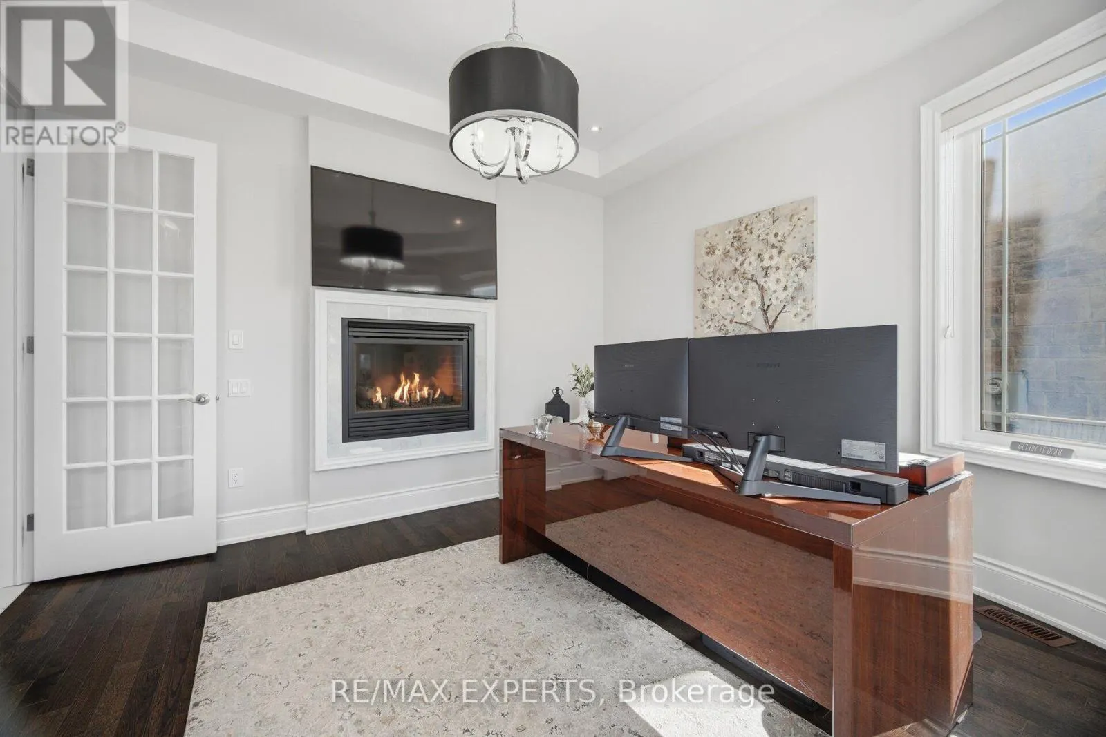 91 WOODGATE PINES DRIVE