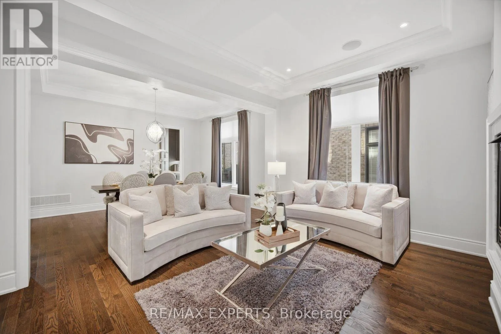 91 WOODGATE PINES DRIVE