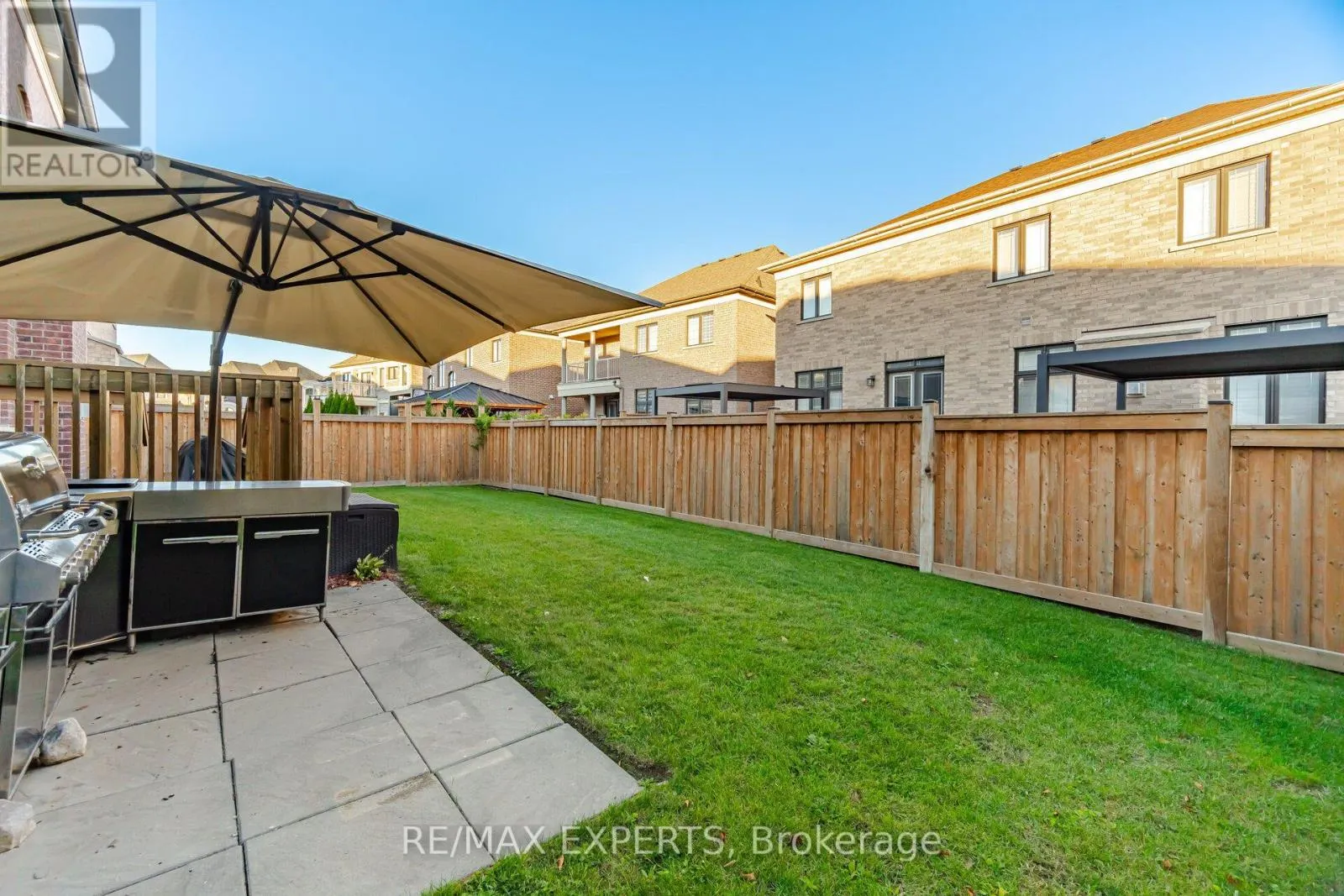 91 WOODGATE PINES DRIVE