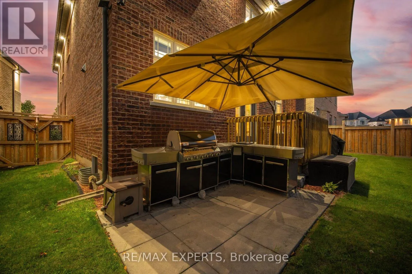 91 WOODGATE PINES DRIVE