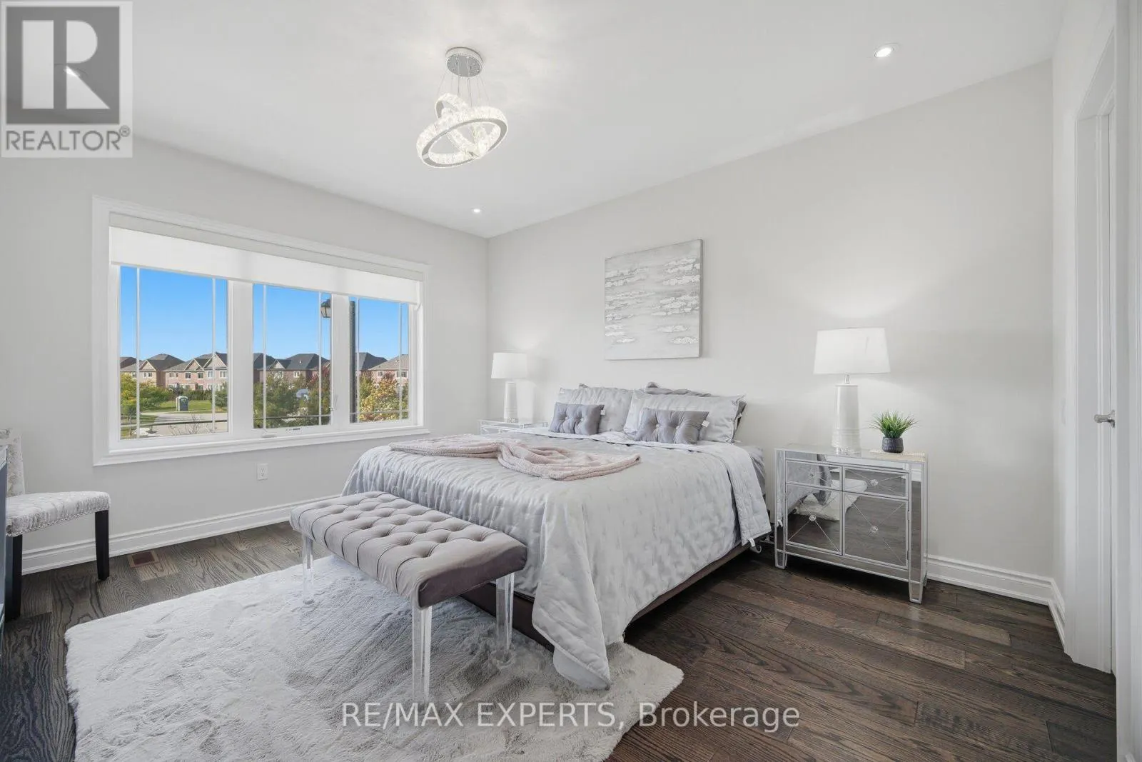 91 WOODGATE PINES DRIVE