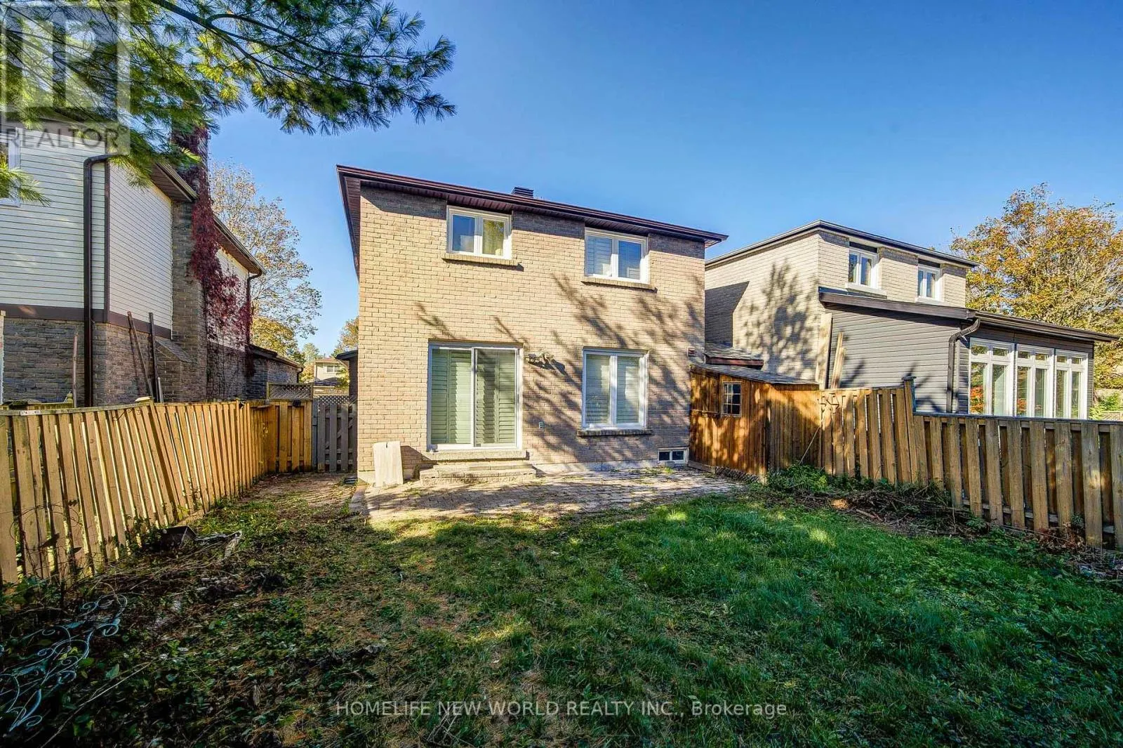 102 MADSEN CRESCENT