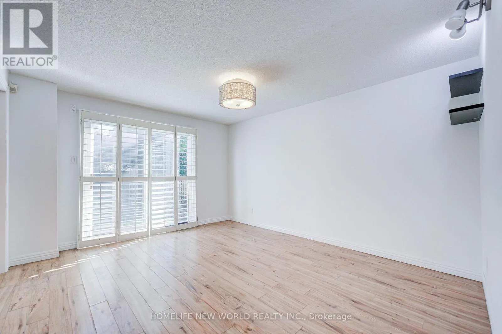 102 MADSEN CRESCENT