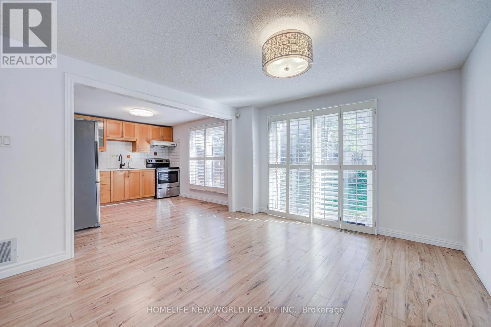 102 MADSEN CRESCENT