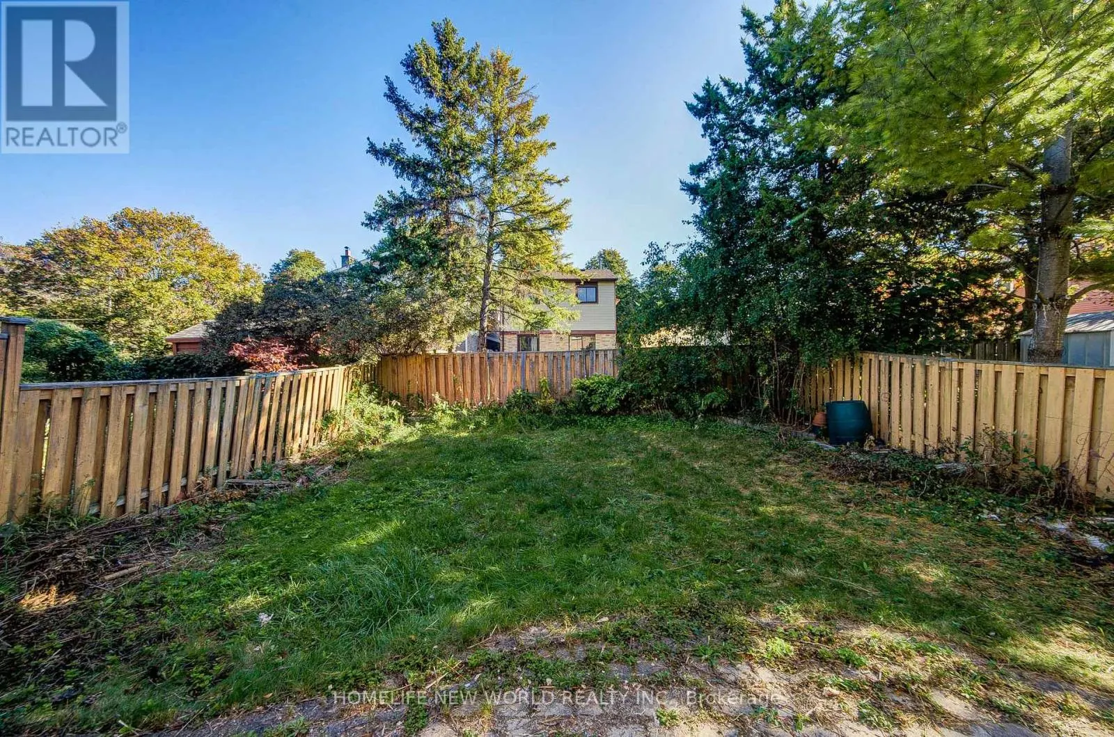 102 MADSEN CRESCENT
