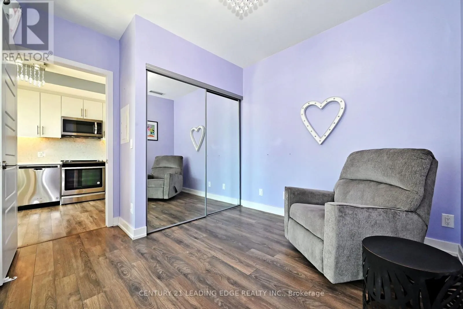 D431 - 333 SEA RAY AVENUE
