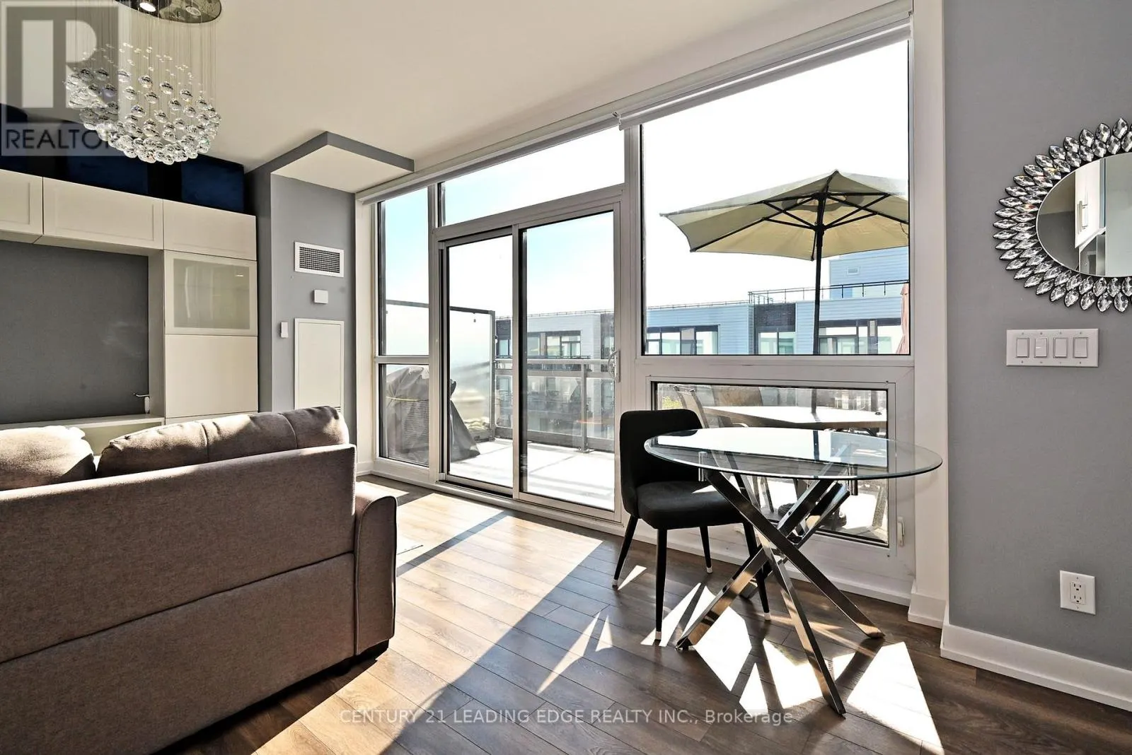 D431 - 333 SEA RAY AVENUE